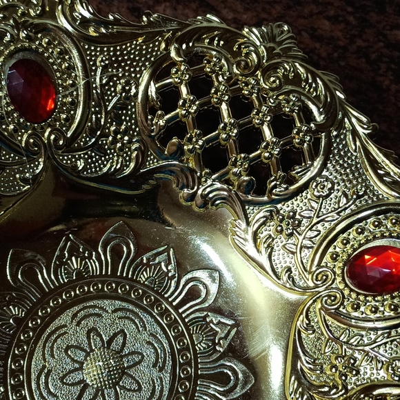 Beutiful Golden tray - Picture 3 of 4